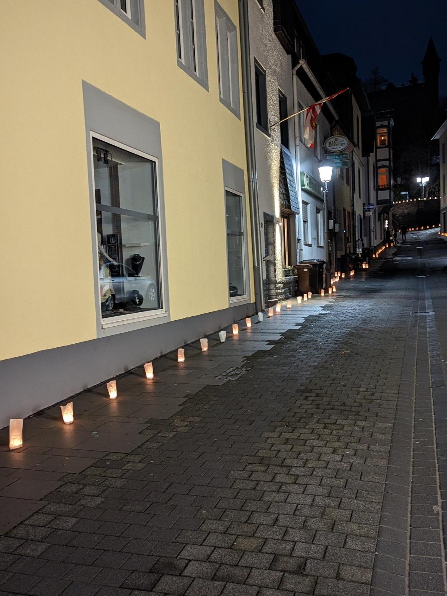 Iii Rhein Charme Gemuetlichkeit, Style & Geschichte Bei Katrin Und Familie Iii